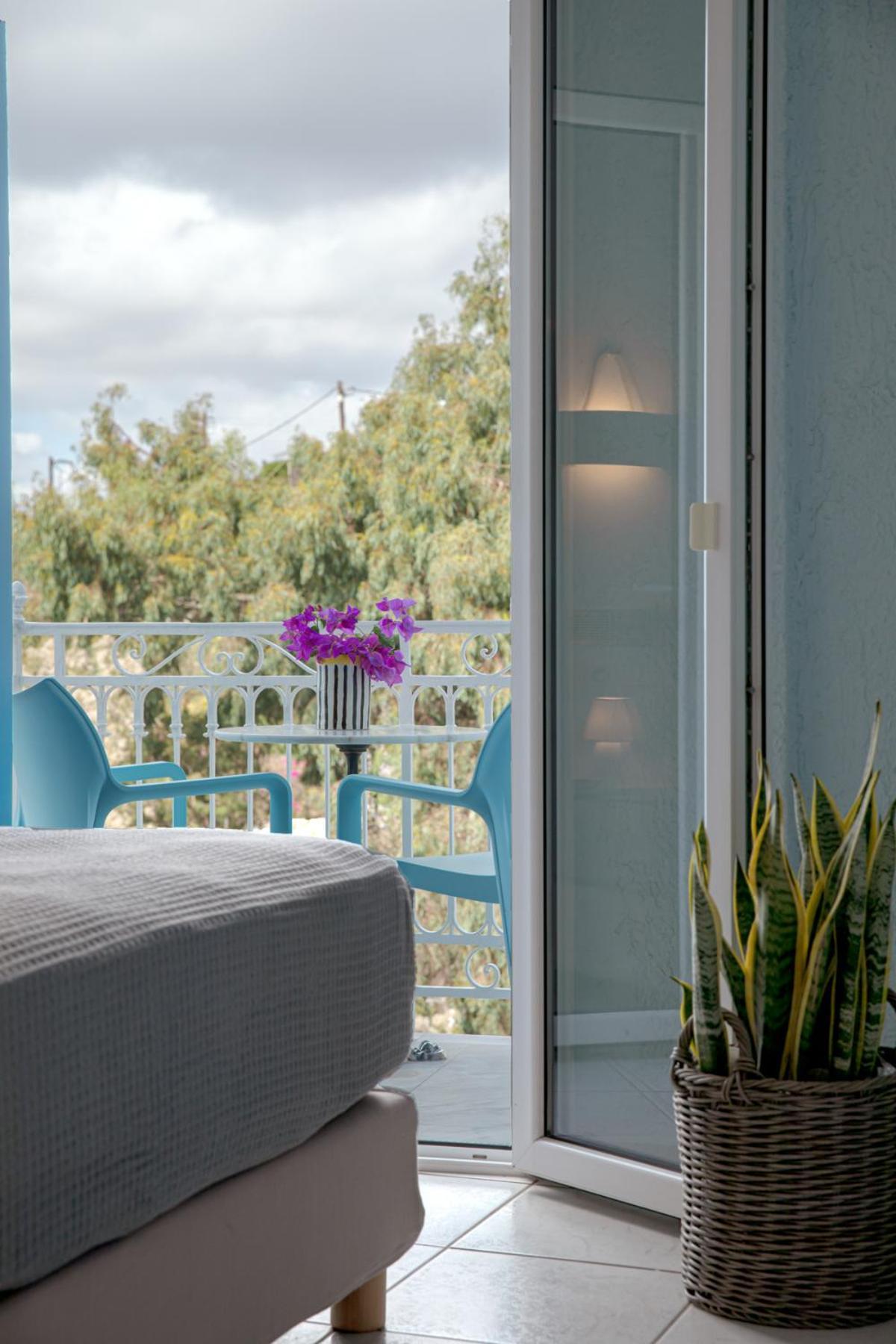 באטסי Aneroussa Beach Hotel מראה חיצוני תמונה