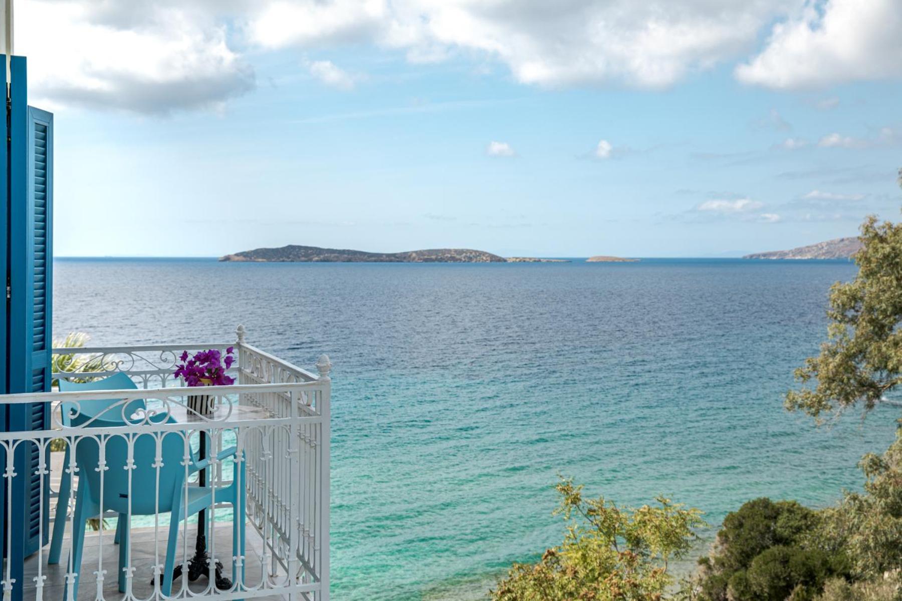 באטסי Aneroussa Beach Hotel מראה חיצוני תמונה