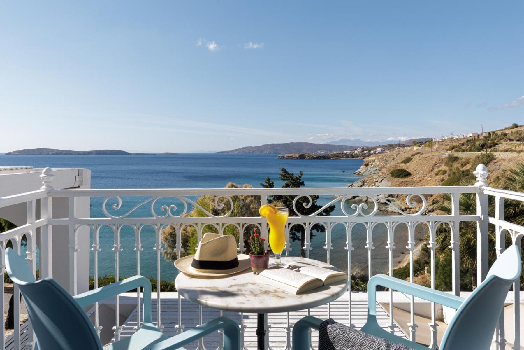 באטסי Aneroussa Beach Hotel מראה חיצוני תמונה