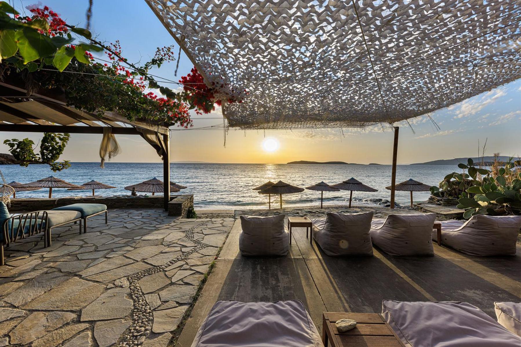 באטסי Aneroussa Beach Hotel מראה חיצוני תמונה