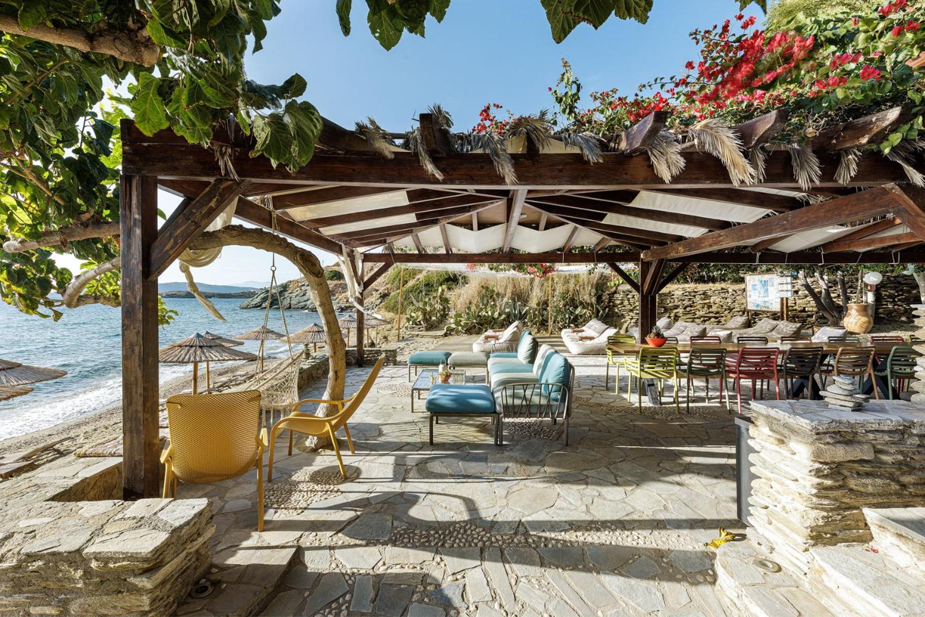 באטסי Aneroussa Beach Hotel מראה חיצוני תמונה