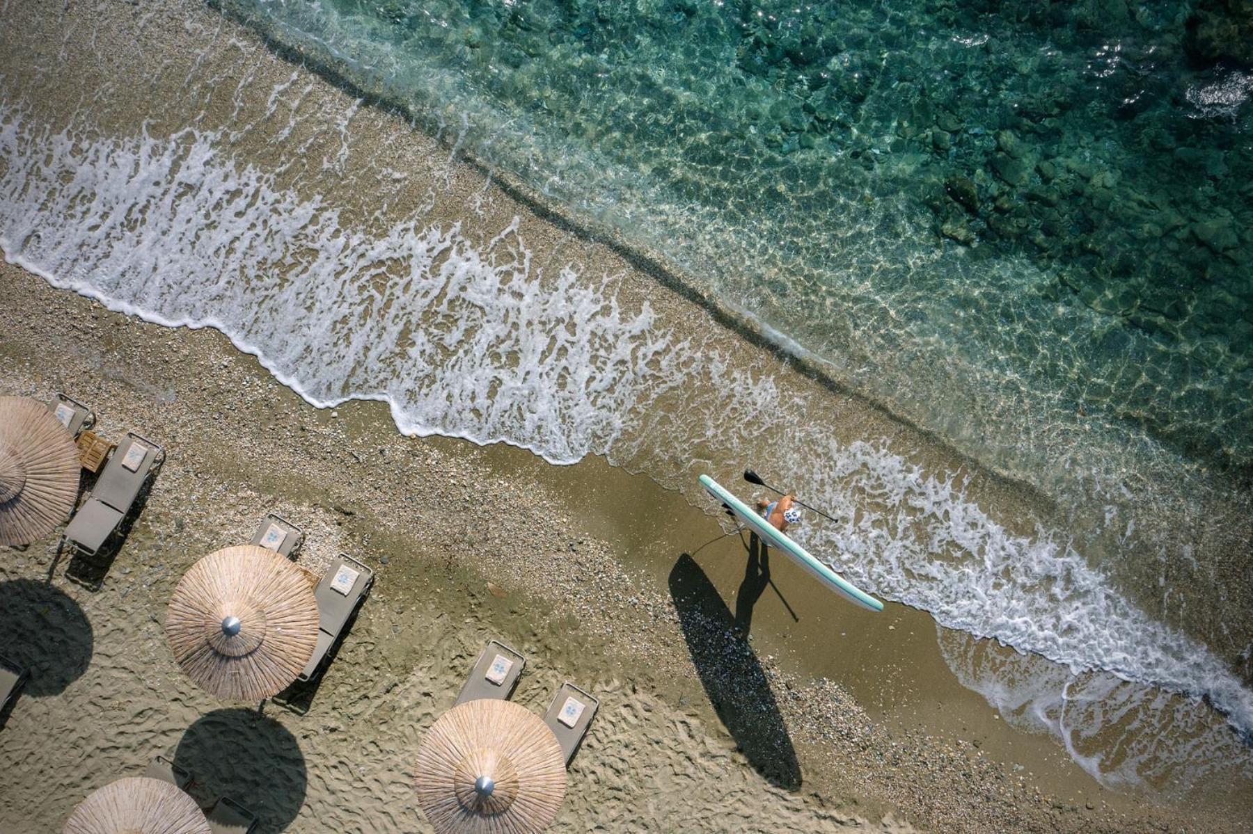 באטסי Aneroussa Beach Hotel מראה חיצוני תמונה