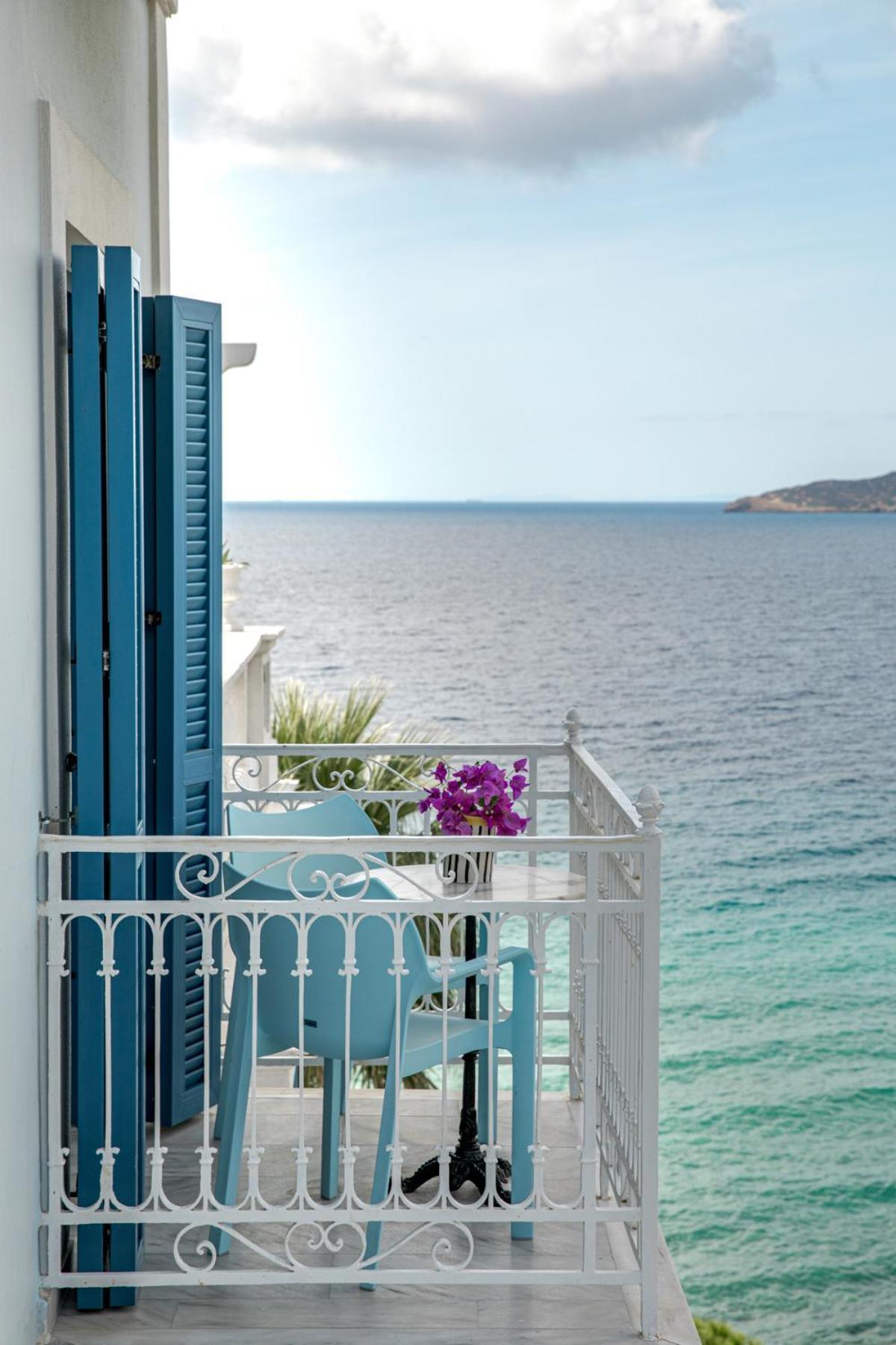 באטסי Aneroussa Beach Hotel מראה חיצוני תמונה