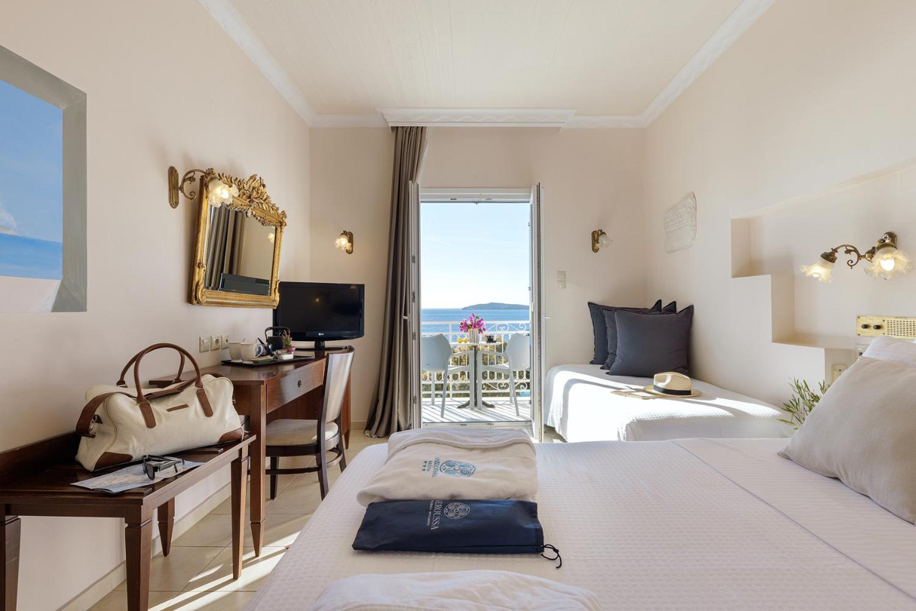 באטסי Aneroussa Beach Hotel מראה חיצוני תמונה